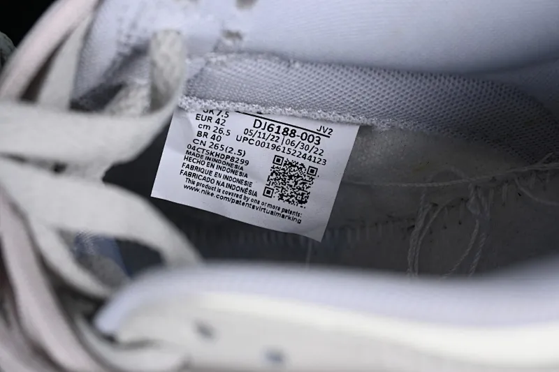 All Categories Nk SB Dunk Series Nk SB Dunk Low Low-top sneakers Nk Dunk Low Minimalist industrial-simple silver hook SB strap low-top casual sneakers DJ6188-003